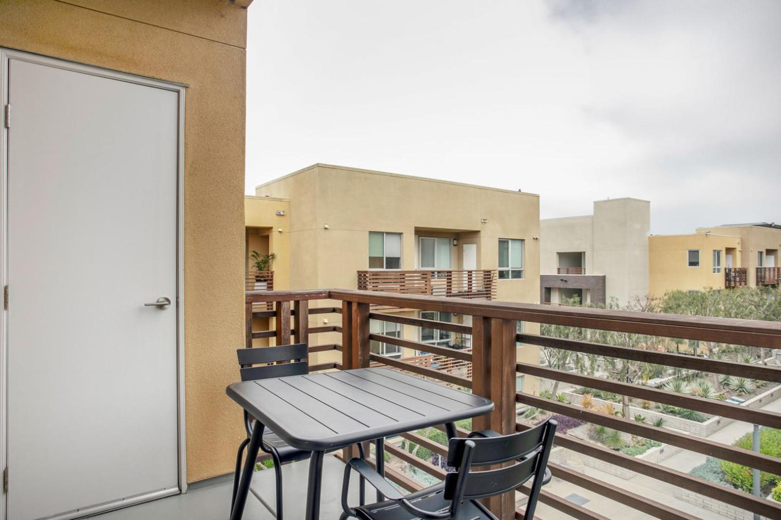 Playa Vista 1br W Pool Gym Lounge Wd Nr 405 Lax-1024